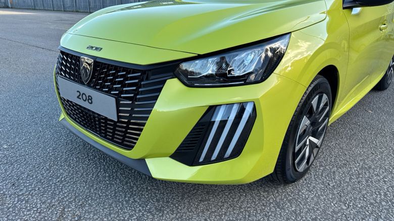 Peugeot 208 1.2 PureTech 100 Style 5dr Petrol Hatchback